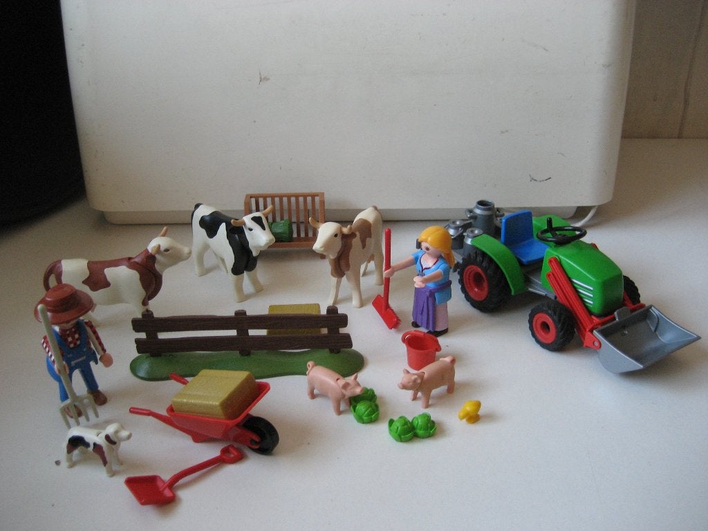 playmobil boer en boerin met koeien varkens en tractor, Ophalen of Verzenden, Zo goed als nieuw