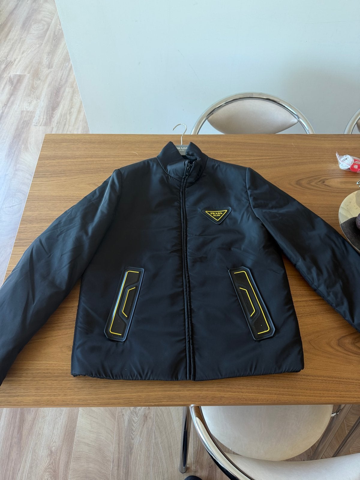 Prada Re-Nylon Jas Zwart Maat 50 (M), Ophalen, Zo goed als nieuw, Maat 48/50 (M), Zwart