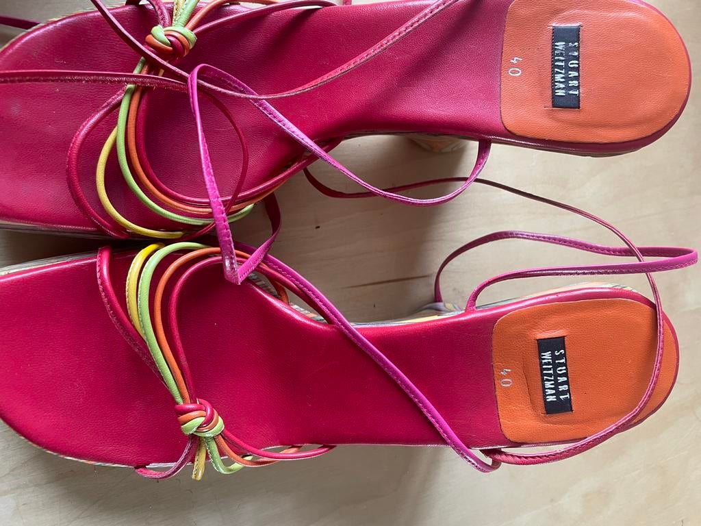 Stuart Weitzman sandalen maat 40, Kleding | Dames, Schoenen, Ophalen of Verzenden, Gedragen, Rood, Sandalen of Muiltjes