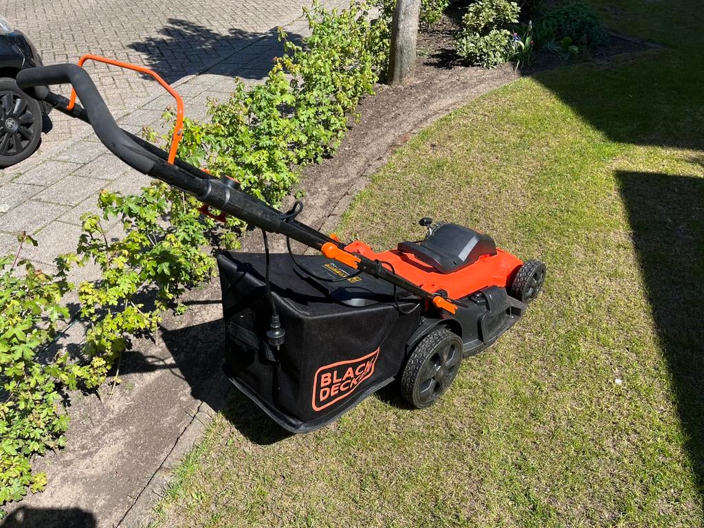 Elektr grasmaaier Black en Decker, Tuin en Terras, Grasmaaiers, Ophalen of Verzenden, Zo goed als nieuw