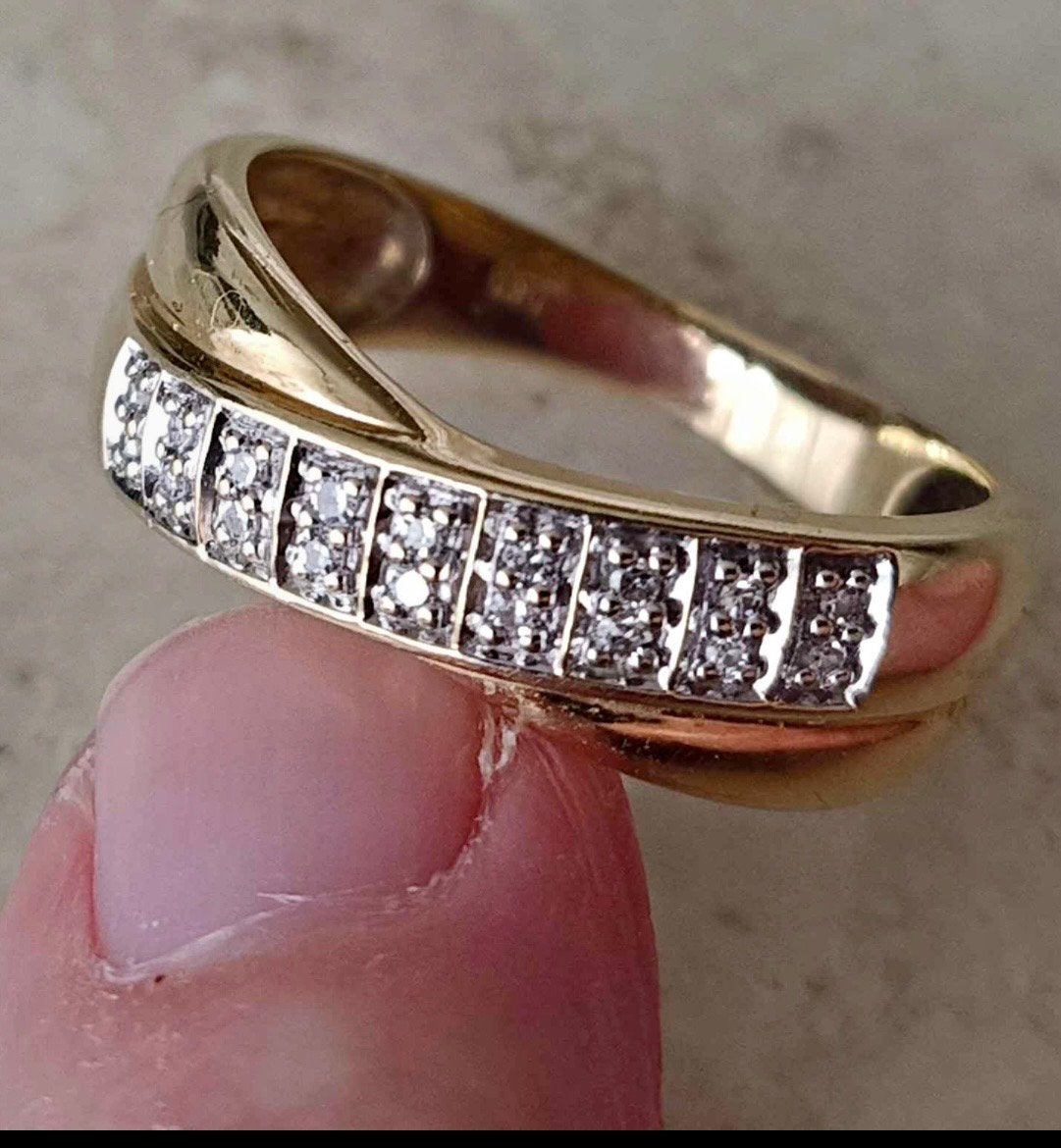Gouden ring met diamanten - 585 keurmerk, 19 tot 20, Ophalen of Verzenden, Zo goed als nieuw, Dame of Heer