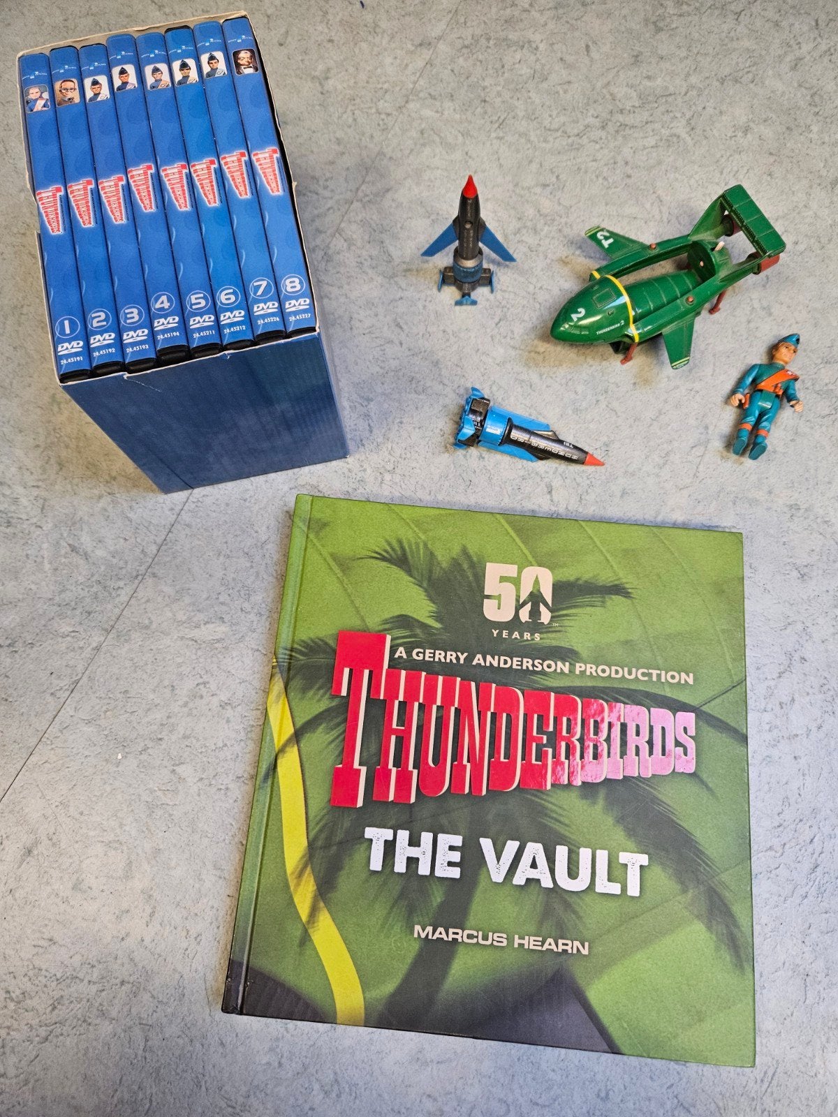 Thunderbirds: Boek, Complete DVD Set & Miniaturen, Verzamelen, Ophalen of Verzenden