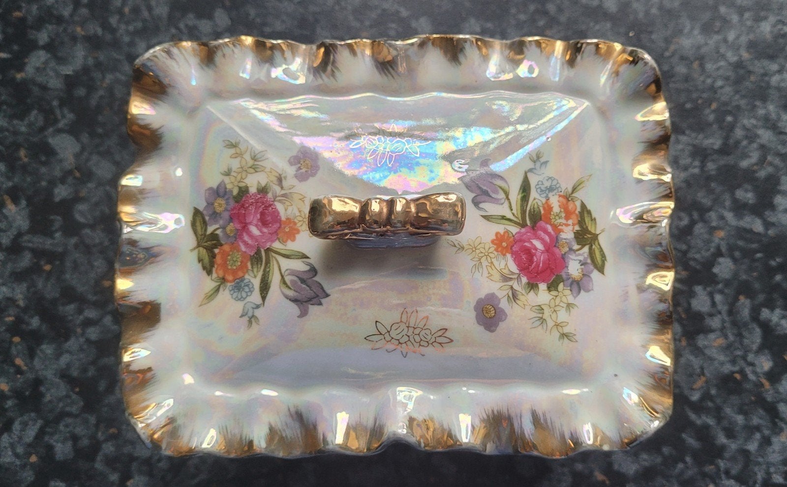 Vintage Bonbonnière van parelmoer porselein met gouden rand, Ophalen of Verzenden
