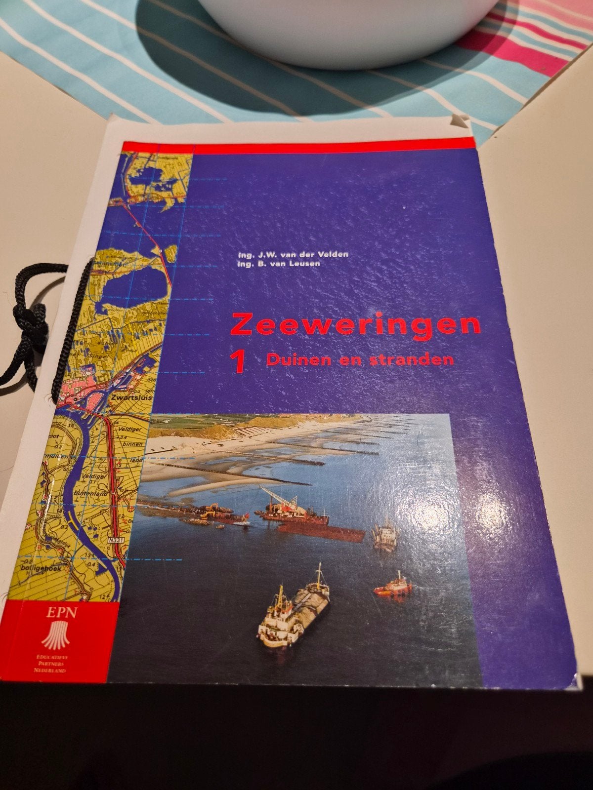 Zeeweringen 1: Duinen en stranden - Studieboek, Boeken, Ing. J.W. van der Velden, Ing. B. van Leusen, Zo goed als nieuw, Beta
