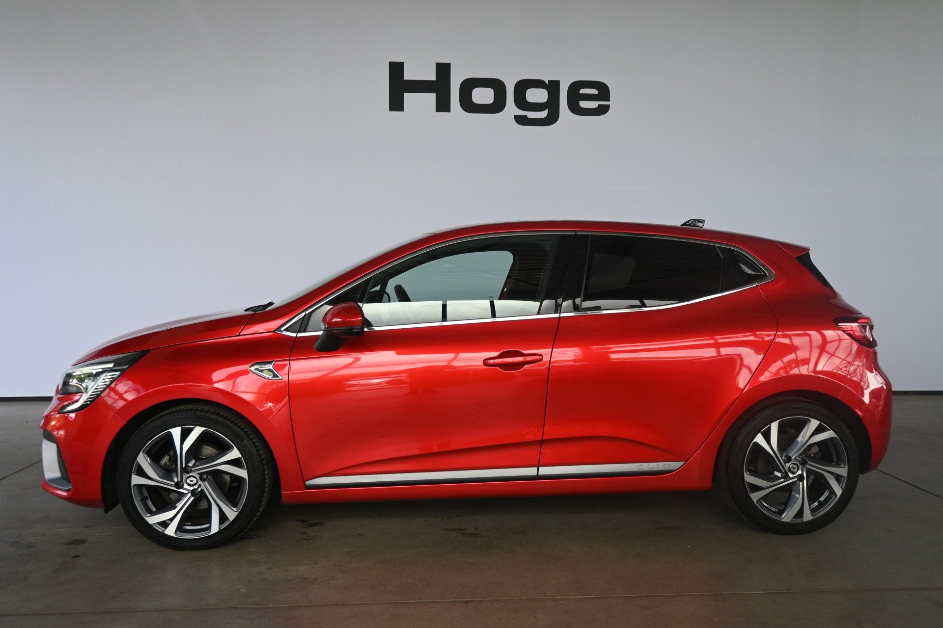 Renault Clio 1.6 E-Tech Hybrid 140 R.S. Line Navigatie Cruis, Auto's, Gebruikt, 4 cilinders, Met garantie (alle), Bedrijf