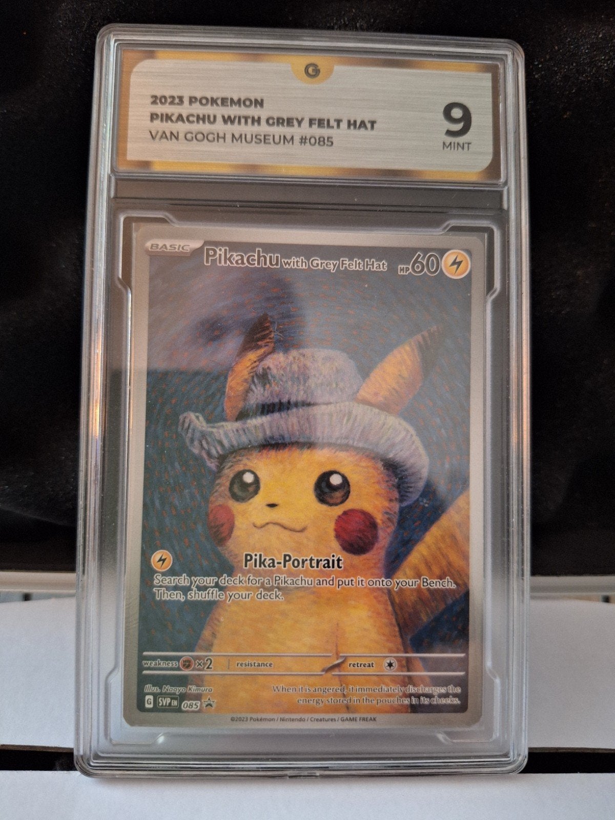 Pikachu Grey Felt Hat SVP 085 Pokémon x Van Gogh. GG 9, Hobby en Vrije tijd, Verzamelkaartspellen | Pokémon, Ophalen of Verzenden