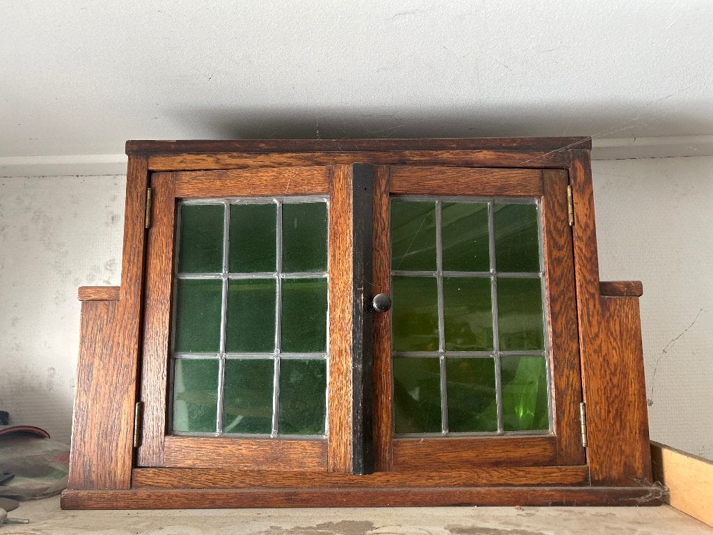 Lief klein antieken kastje met glas en lood, Antiek en Kunst, Antiek | Meubels | Kasten, Ophalen