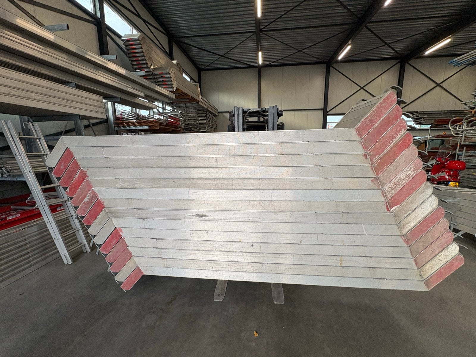 Steigerdelen en Steigertrappen - Diverse Maten, Doe-het-zelf en Verbouw, Steigers, Gebruikt, Overige typen, 5 meter of hoger, Ophalen of Verzenden