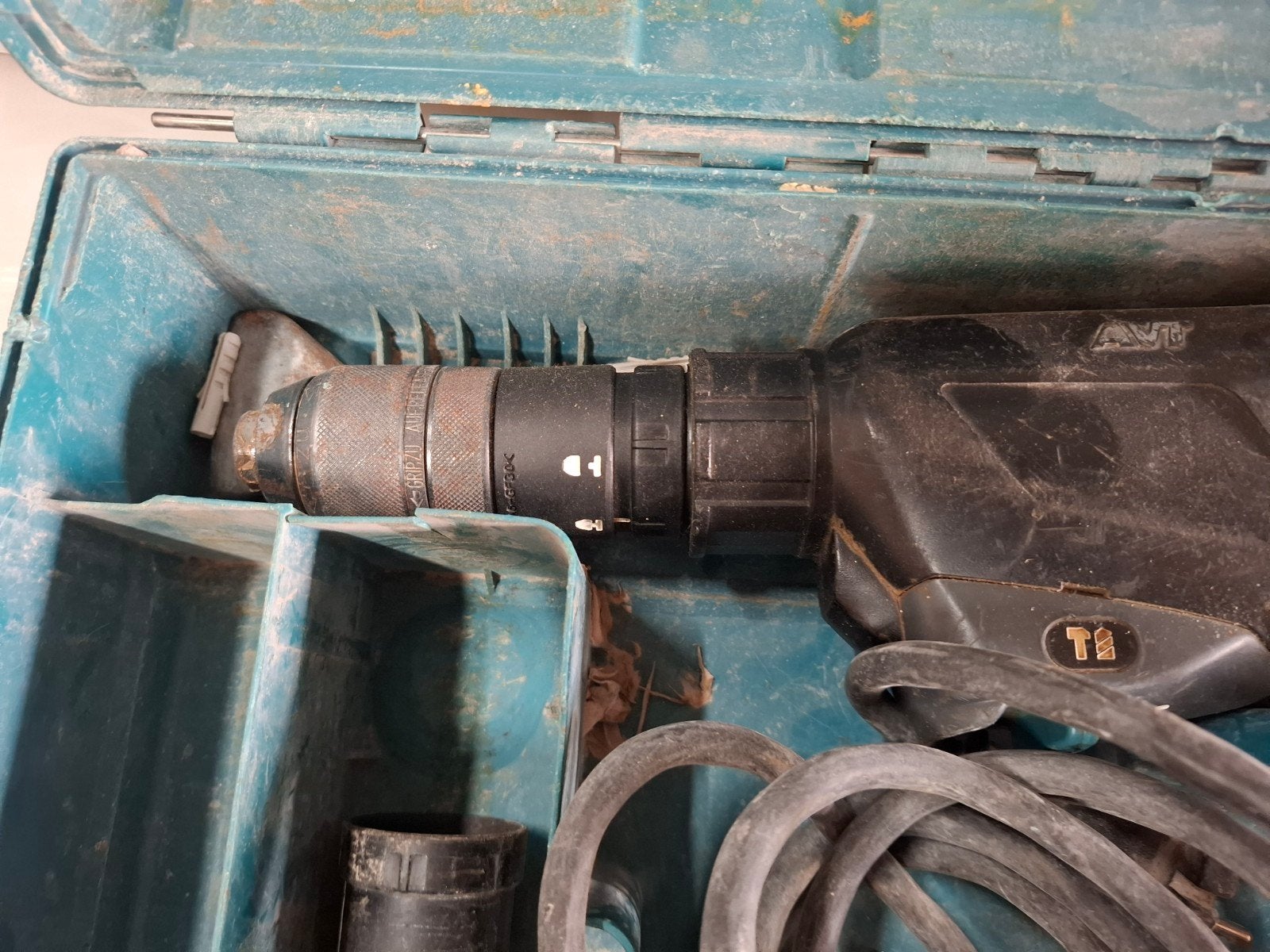 Makita HR2611FT Boorhamer - Krachtig en Betrouwbaar, Makita, Ophalen of Verzenden, Makita Corporation, 3-11-8 Sumiyoshi-cho, Anjo, Aichi 446-8502, Japan