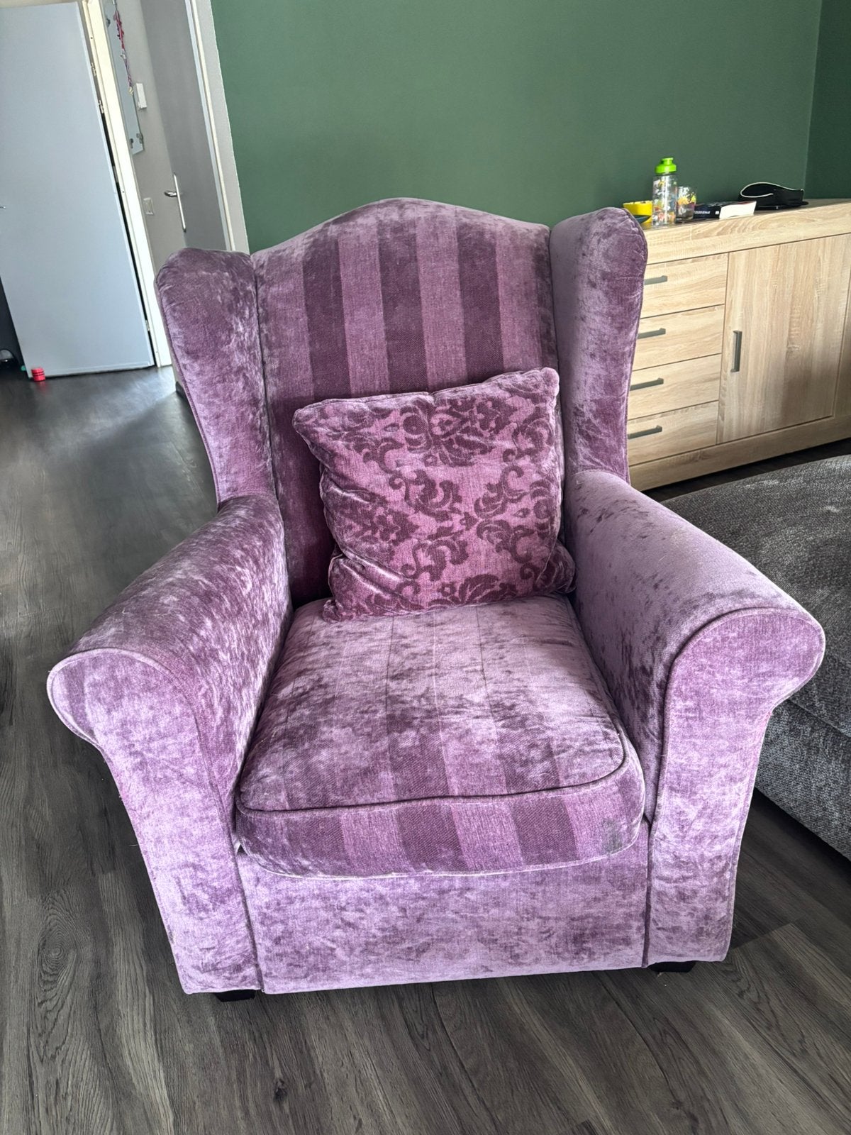 Oorfauteuil in paarse stof, Ophalen, 75 tot 100 cm, Zo goed als nieuw, 75 tot 100 cm