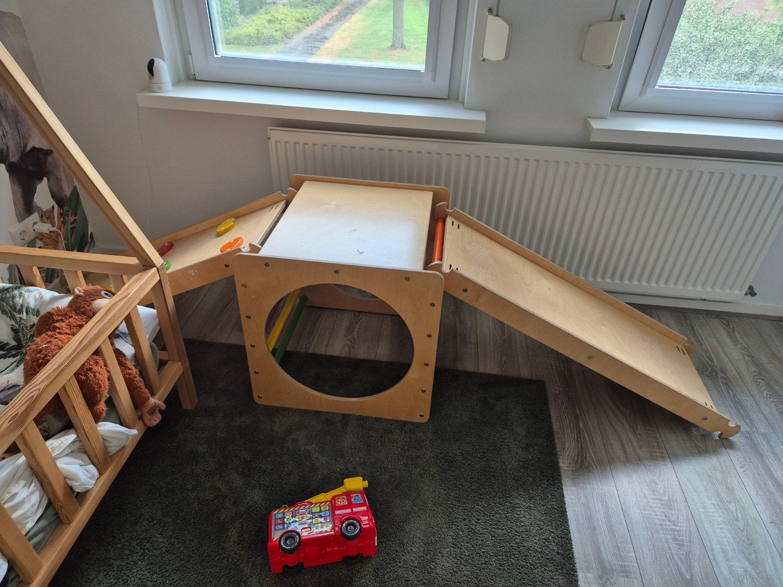Houten klimtoestel met glijbaan en klimwand, Kinderen en Baby's, Ophalen, Zo goed als nieuw, Klimwand