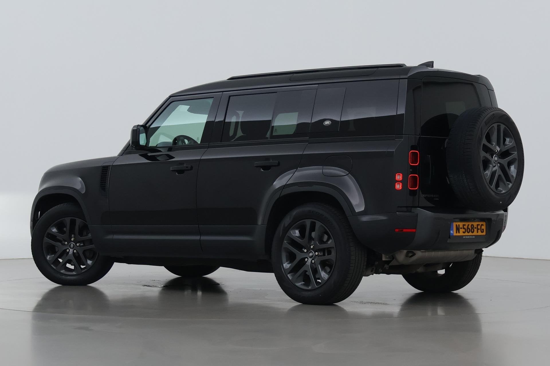 Land Rover Defender 110 2.0 P400e 110 S | Luchtvering | 360, Auto's, Land Rover, Automaat, 404 pk, Gebruikt, 4 cilinders