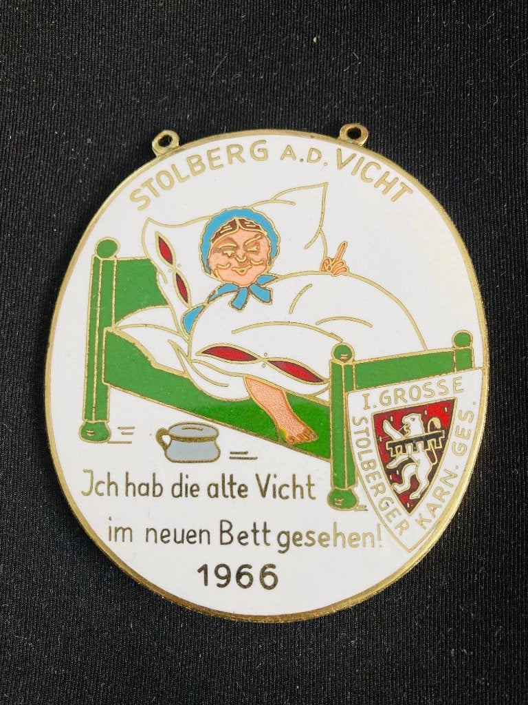 Carnaval onderscheidingen en pins 1e Grosse Stolberger KG, Ophalen of Verzenden, Overige materialen