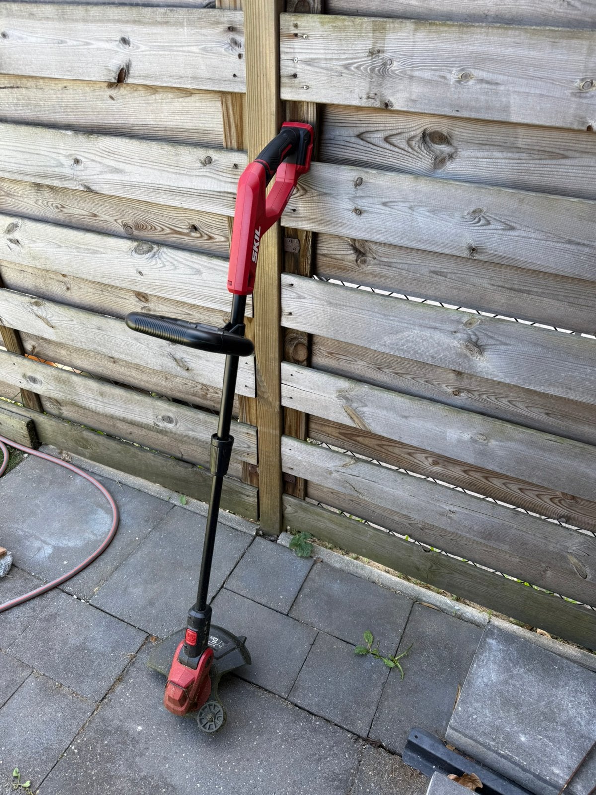 SKIL trimmer 25cm, Ophalen, Zo goed als nieuw, 10 tot 30 cm, Accu