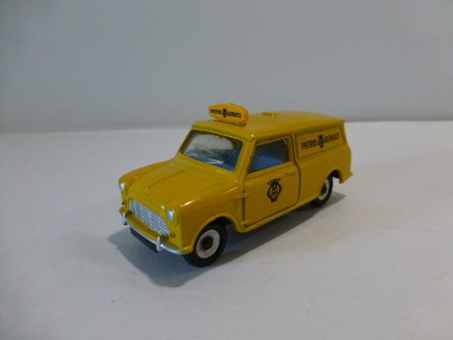 Dinky Toys 274 Mini Van AA Patrol Service Repainted, Ophalen of Verzenden, Zo goed als nieuw, Auto