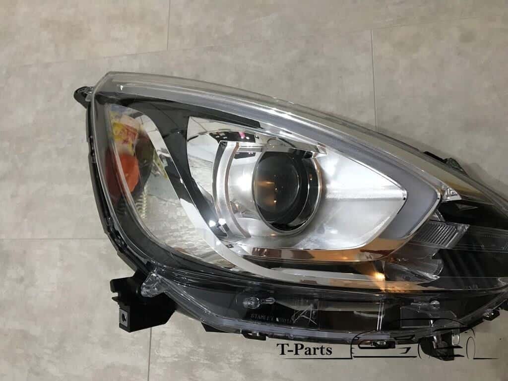 Mitsubishi space star koplamp rechts links set NIEUW Origine, Auto-onderdelen, Info@fabrikant.eu, Fabrikant BV, Nieuw, Ophalen of Verzenden