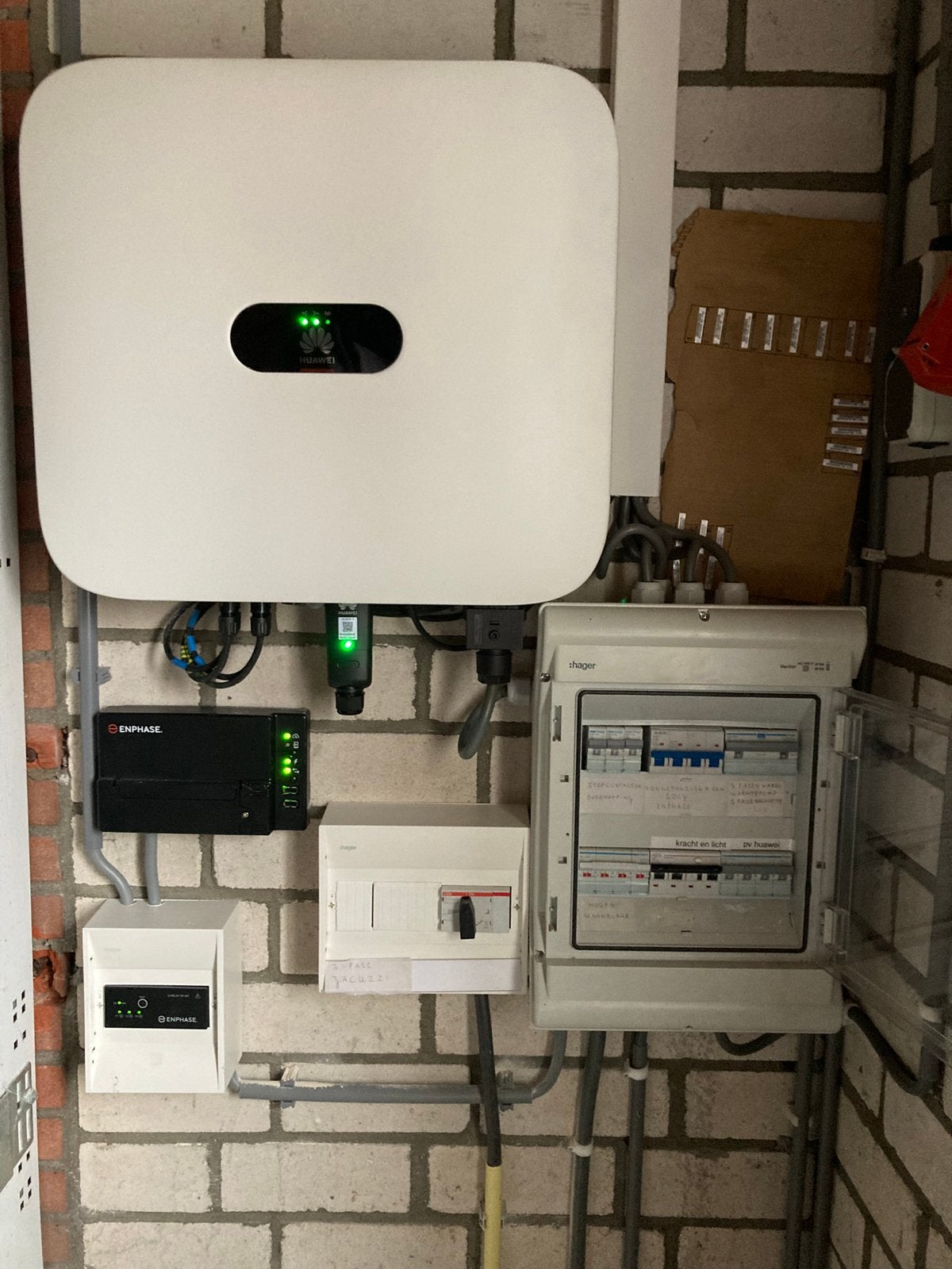 Huawei SUN2000-8KTL-AFCI M1 Accu ready 8 kW, Doe-het-zelf en Verbouw, Zonnepanelen en Toebehoren, Ophalen, Zo goed als nieuw