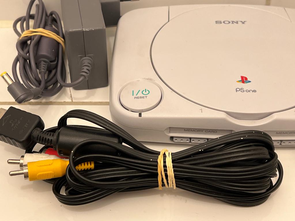 Sony PSone Playstation SCPH-102, Ophalen of Verzenden, Zo goed als nieuw, Met 1 controller, Met geheugenkaart