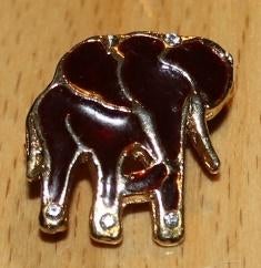 broche donker rode olifant 2 cm 98424, Overige materialen, Minder dan 4 cm, Ophalen of Verzenden, Zo goed als nieuw