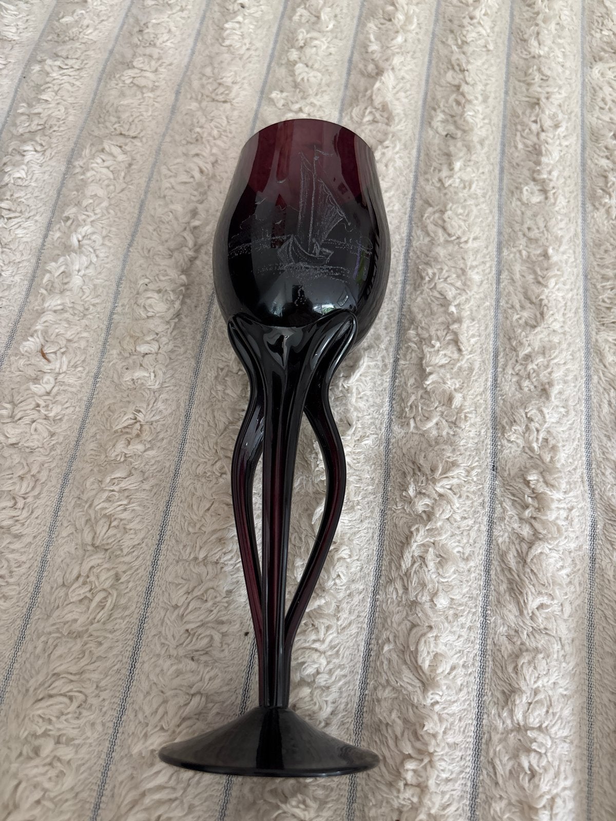 Uniek handgeblazen wijnglas met scheepsgravure, Antiek en Kunst, Antiek | Glas en Kristal, Ophalen of Verzenden