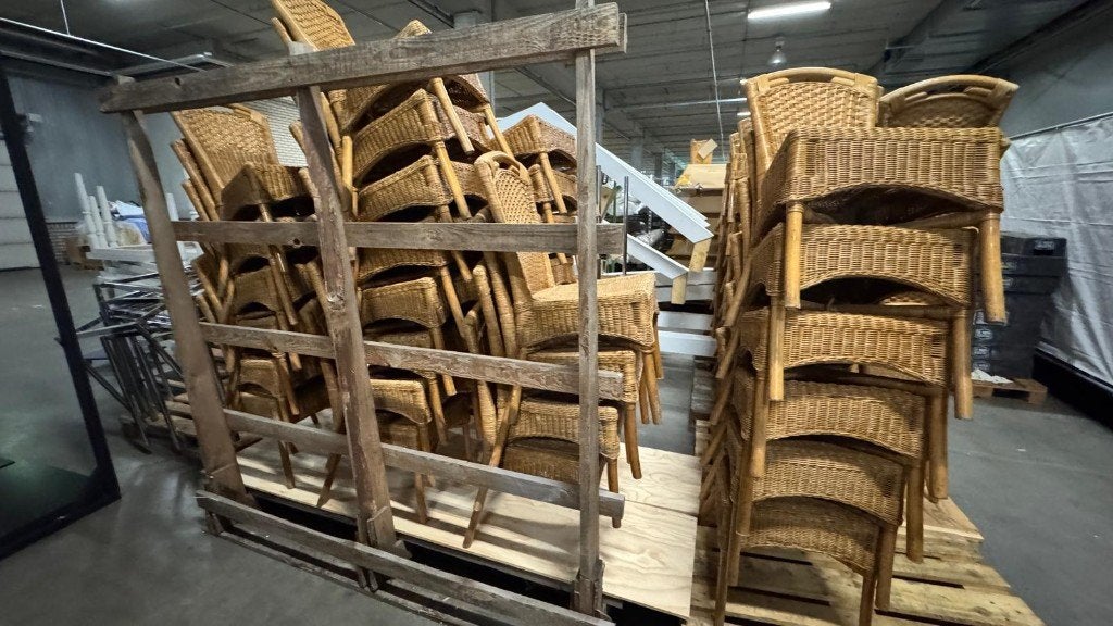 Grote partij rieten stoelen 83 stuks Rotan stoelen, Huis en Inrichting, Stoelen, Ophalen, Gebruikt, Bruin, Riet of Rotan