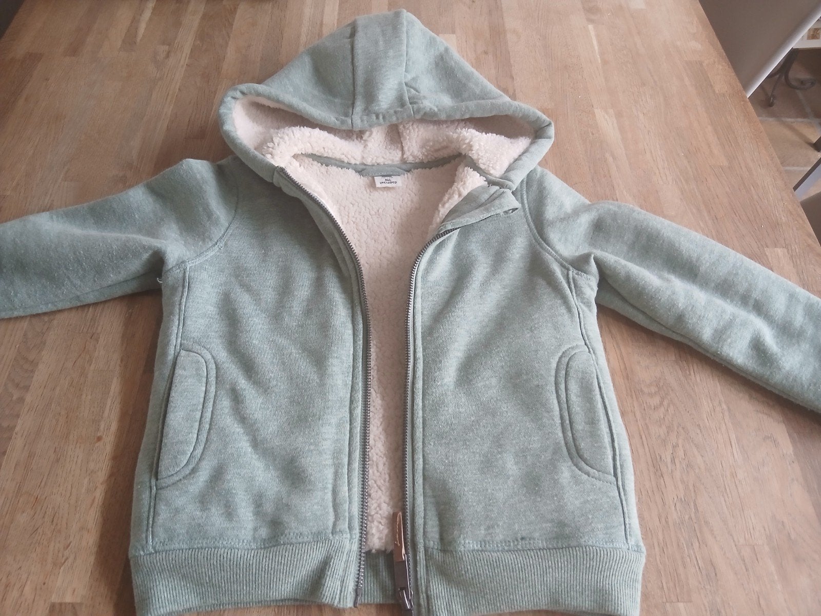 Warme hoodie met teddy voering - Lichtgroen, maat 110/116, Ophalen of Verzenden, Zo goed als nieuw, Onbekend, Jongen of Meisje