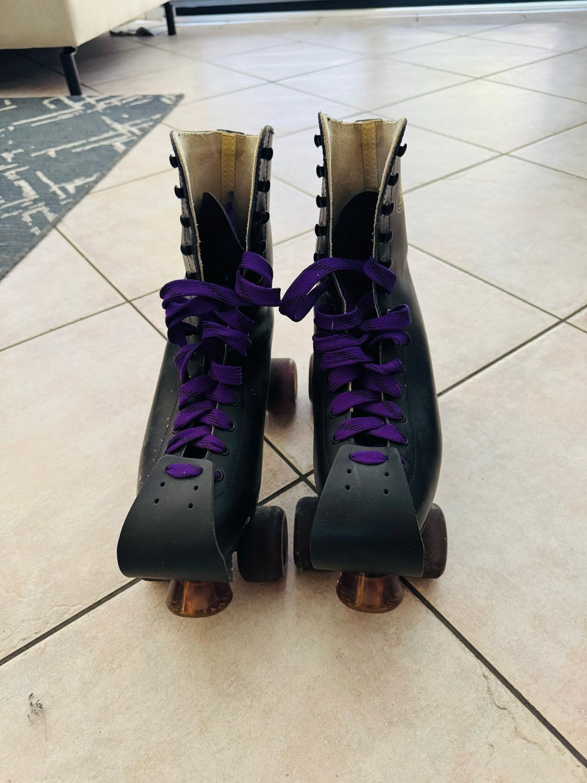 RSI Roller Skates - Zwart leer met paarse veters, Sport en Fitness, Skeelers, Ophalen, Heren, Zo goed als nieuw, Wielen of Lagers