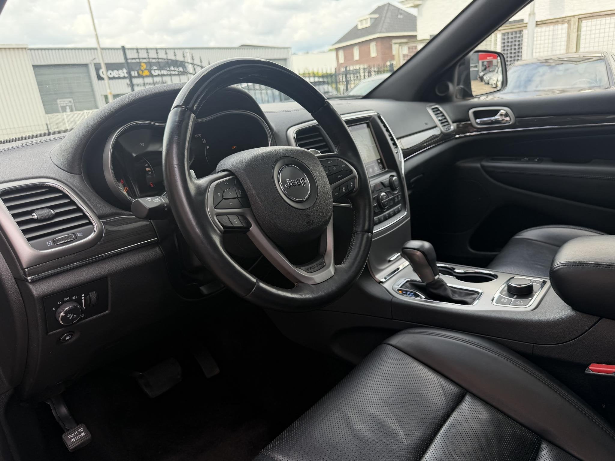 Jeep Grand Cherokee 3.0 CRD Overland, Auto's, Automaat, Dealer onderhouden, Gebruikt, Bedrijf