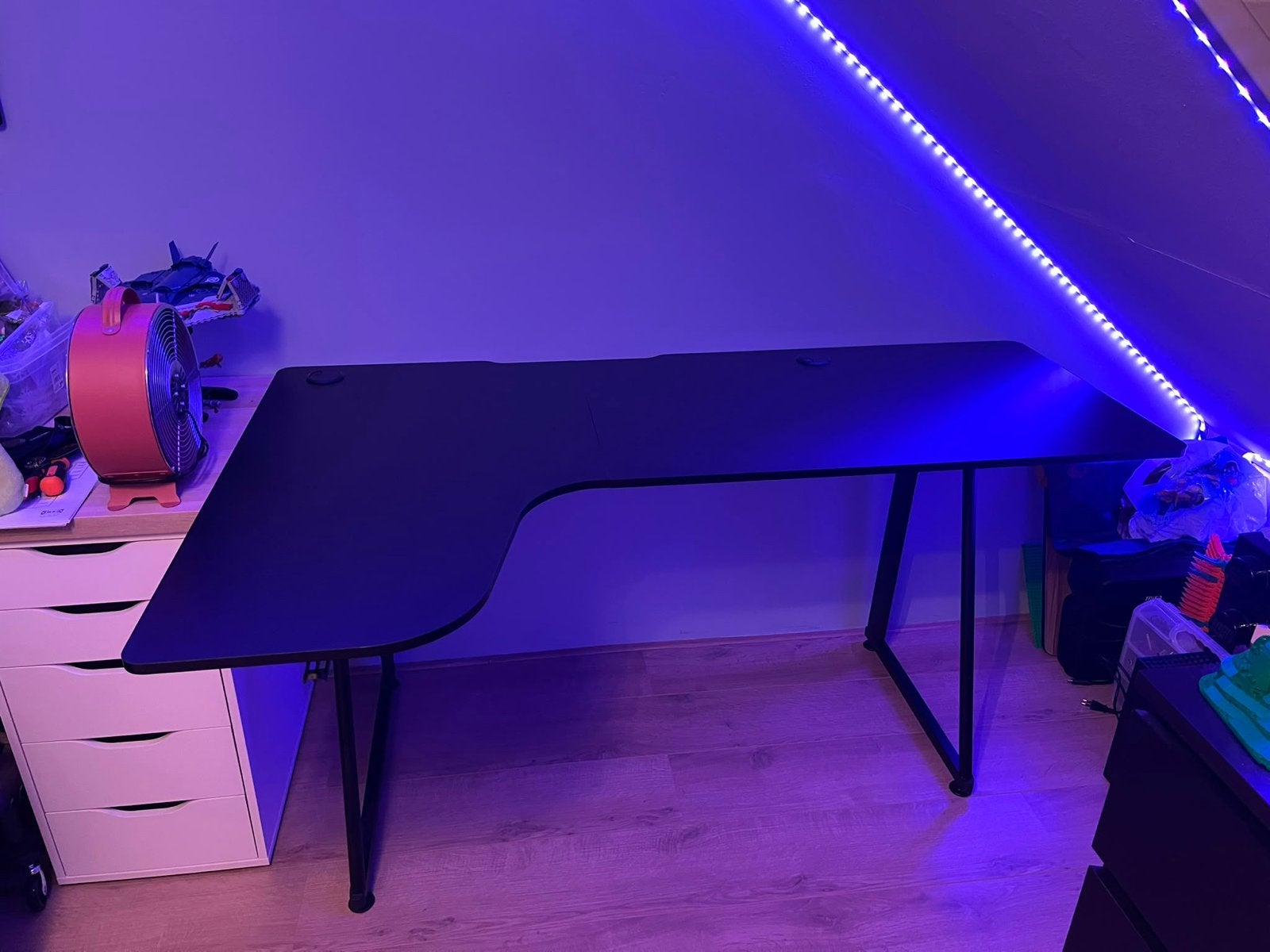 Gamingbureau hoekmodel - Zwart, Ophalen, Gebruikt, Spaanplaat of MDF, Modern