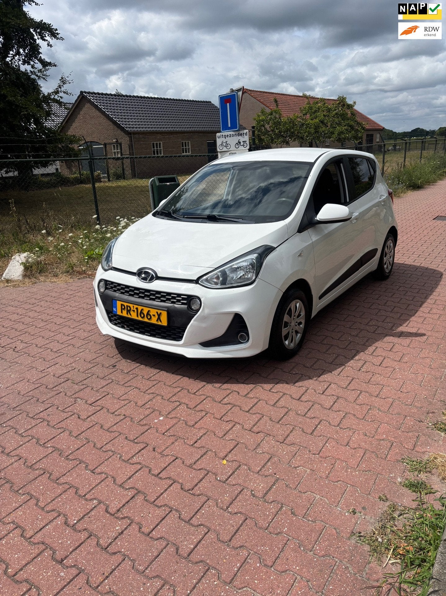 Hyundai I10 1.0i Comfort NAP NWE APK AIRCO!, Auto's, Hyundai, Voorwielaandrijving, Gebruikt, 4 stoelen, Wit