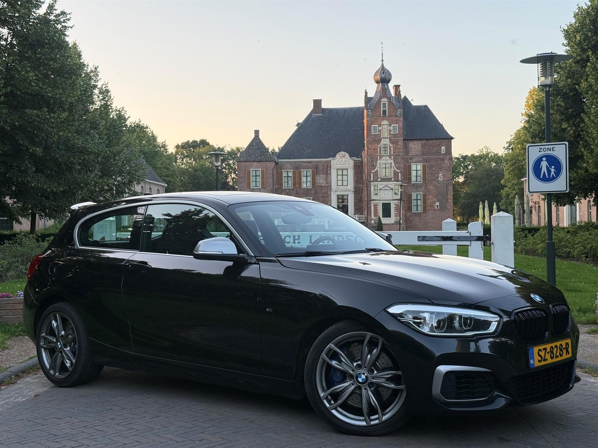 BMW 1-serie M140i High Exec/Pano/Stuurverw/Carplay/Harman ka, Auto's, Achterwielaandrijving, Gebruikt, 1445 kg, 2998 cc