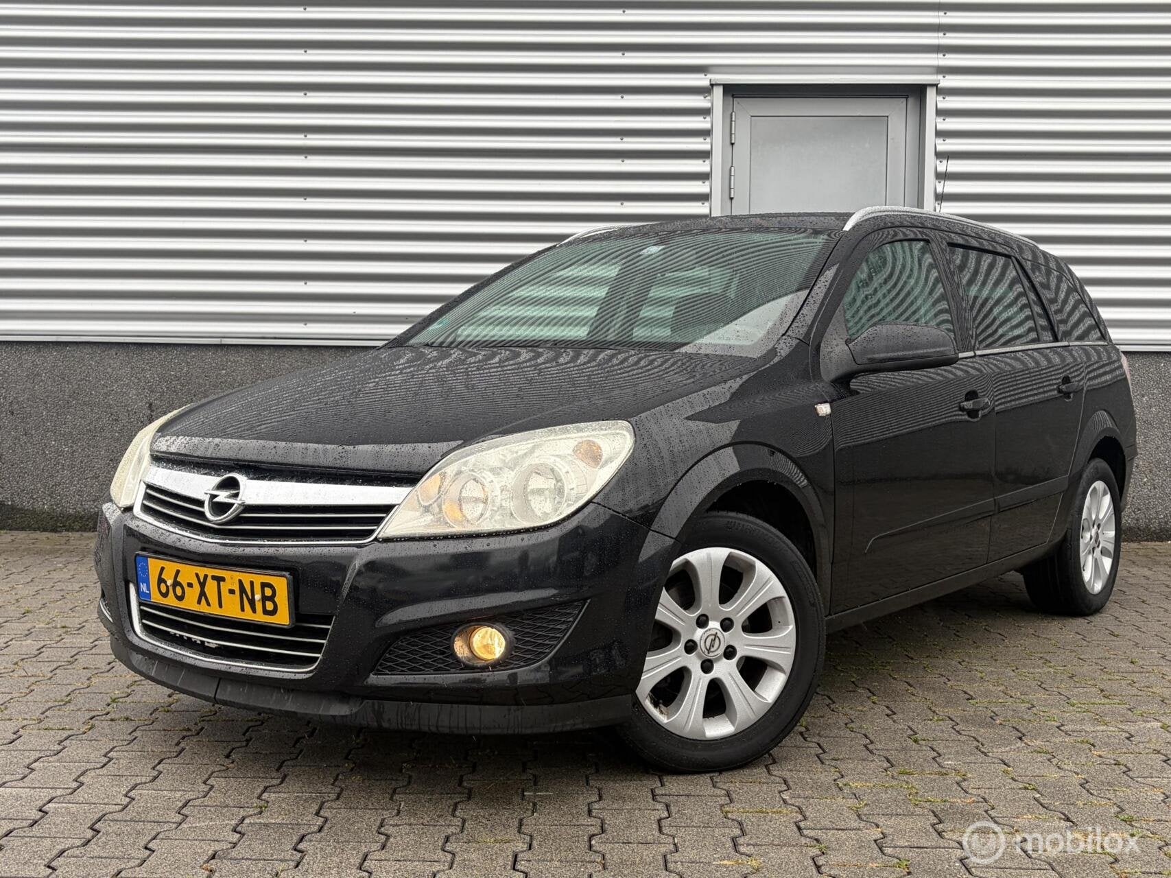 Opel Astra Wagon 1.6 Temptation-Airco-cruise-Trekhaak, Voorwielaandrijving, 657 kg, Gebruikt, Zwart
