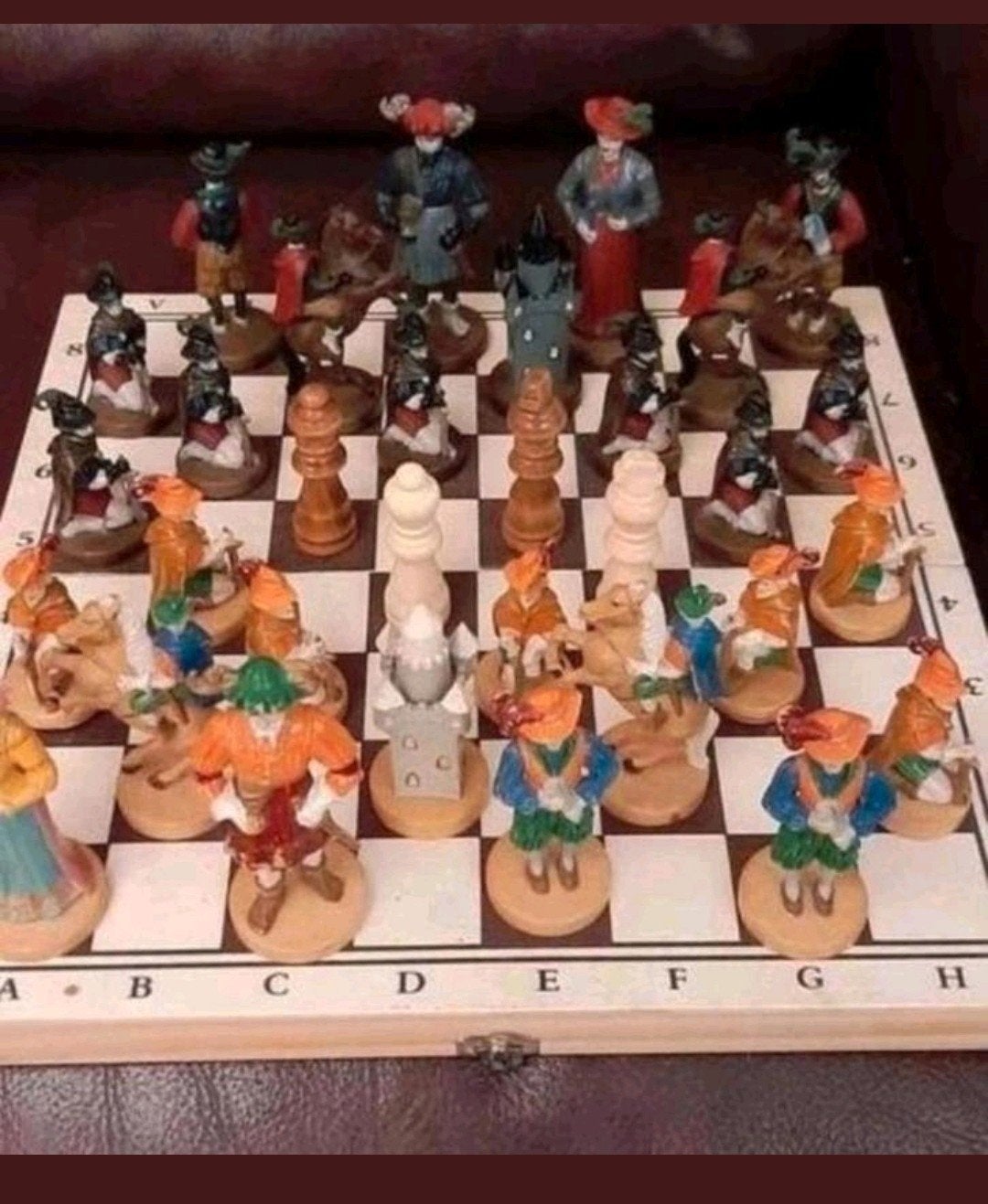 Uniek schaakspel met handgeschilderde figuren, Ophalen of Verzenden, Gebruikt