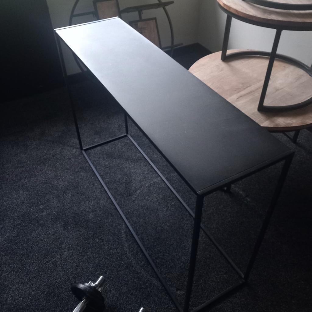 Zwarte metalen sidetable / bijzettafel, Huis en Inrichting, Tafels | Bijzettafels, Ophalen, Gebruikt, Metaal of Aluminium, Modern, Industrieel, Minimalistisch