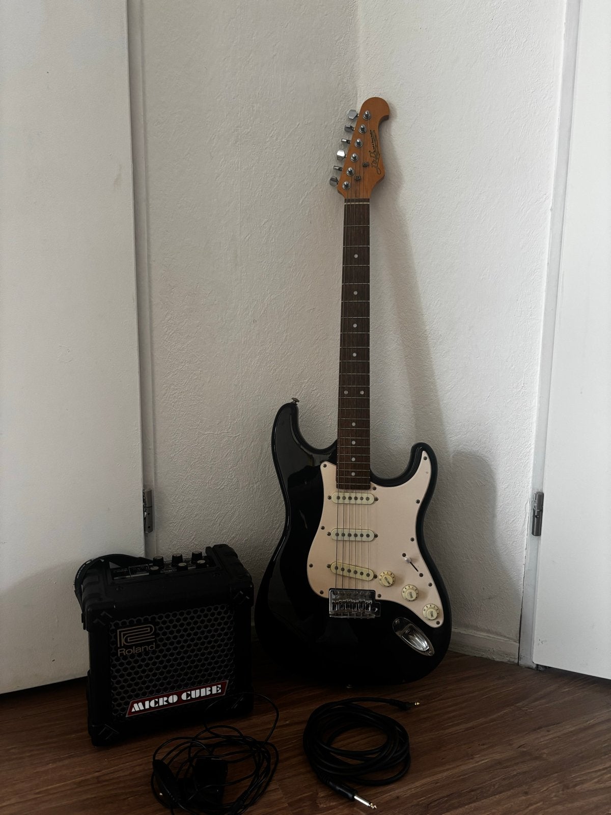 J&D Stratocaster elektrische gitaar met versterker, Muziek en Instrumenten, Met versterker, Zo goed als nieuw, Solid body, Ophalen