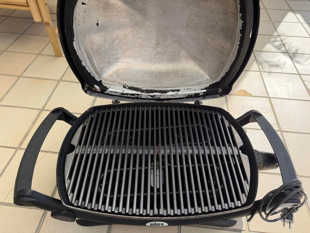 Weber Q2400 elektrische barbecue met nieuw hitte element, Tuin en Terras, Elektrische barbecues, Ophalen, Gebruikt