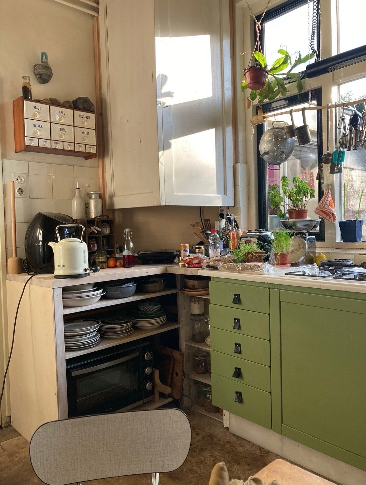 Twee houten luiken met profiel en messing scharnieren, Ophalen, Gebruikt, Overige typen, Minder dan 200 cm