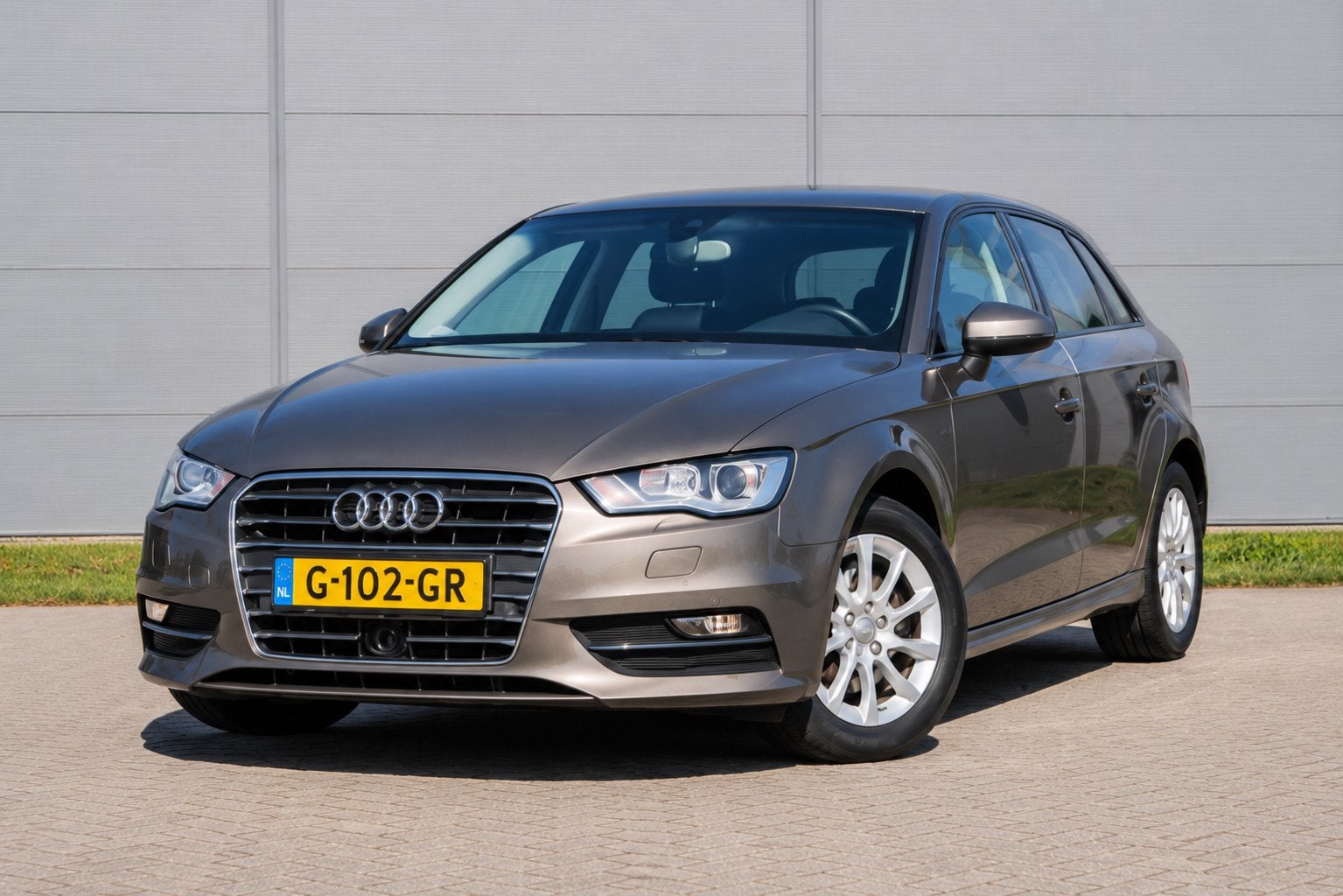Audi A3 1.6 TDI 81KW Sportback 2015 Grijs, Auto's, Voorwielaandrijving, 4 cilinders, 140 €/maand, Particulier