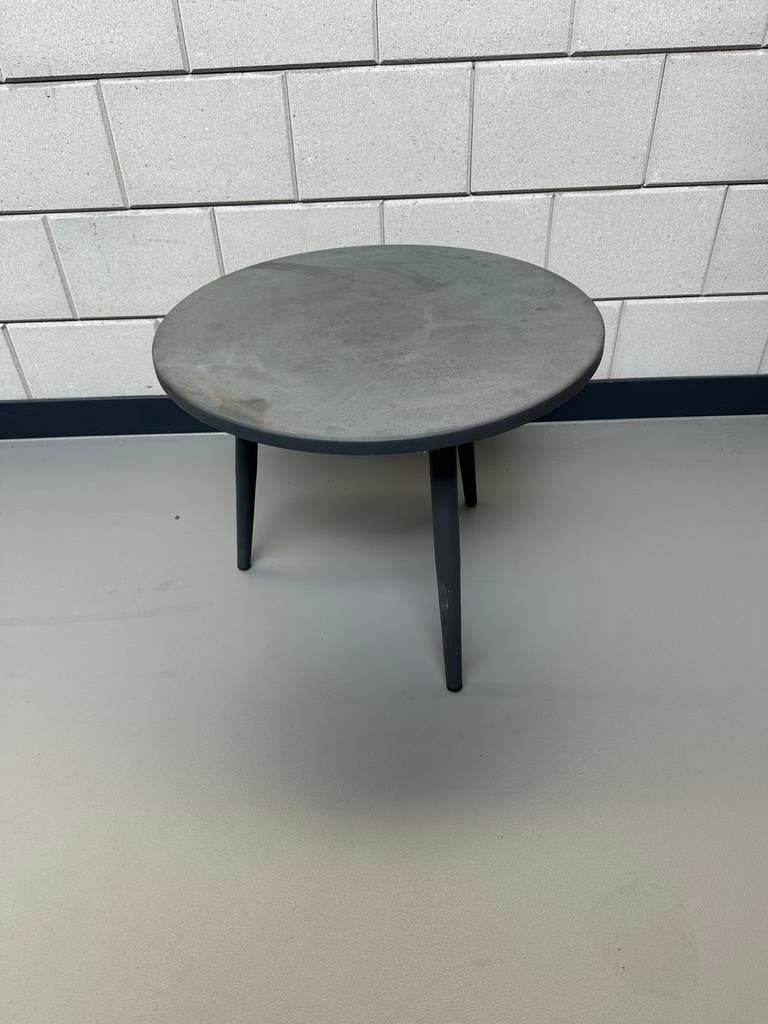 Metalen bijzettafeltje, Huis en Inrichting, Tafels | Bijzettafels, Minder dan 55 cm, Gebruikt, Metaal of Aluminium, Rond