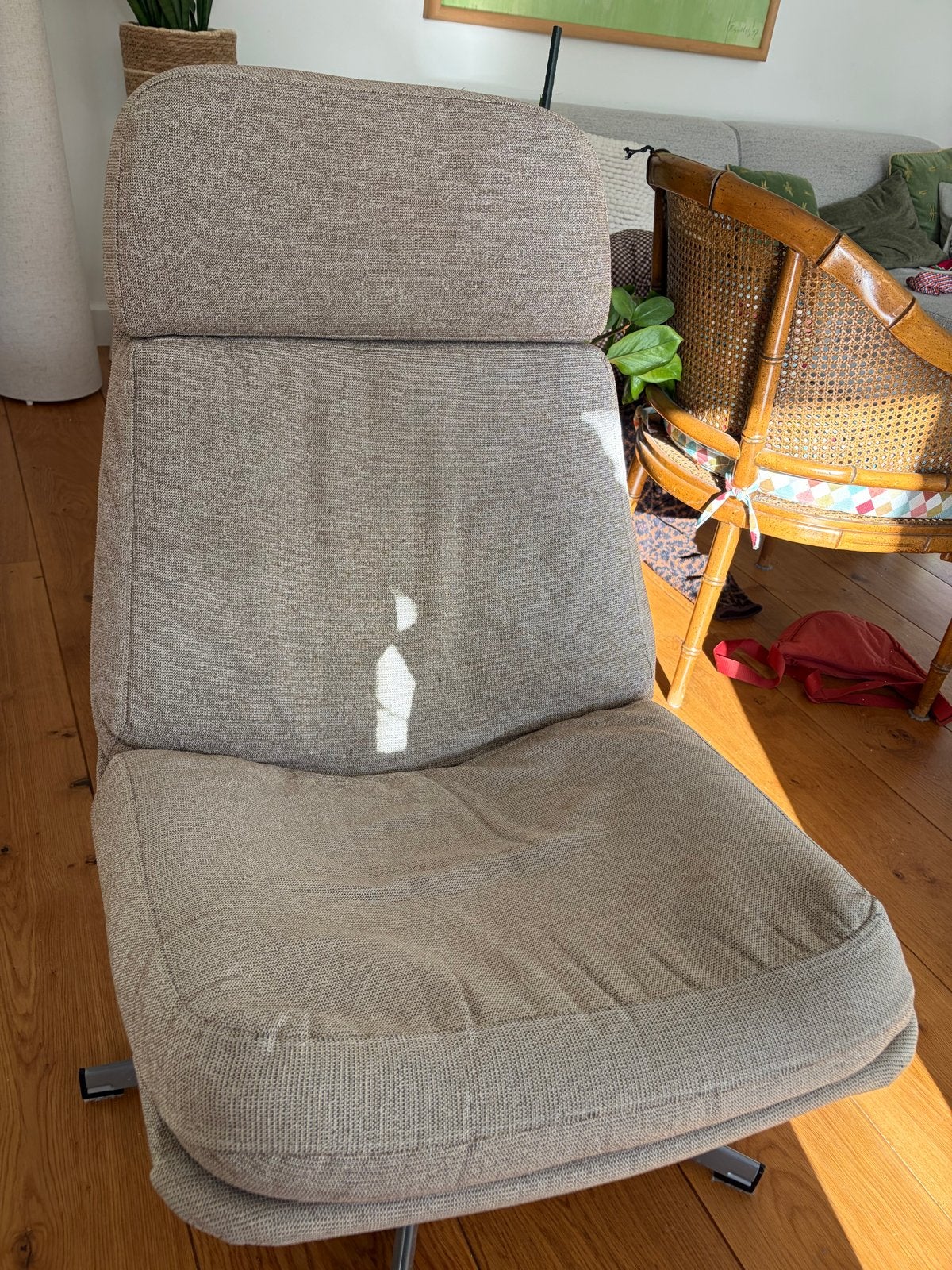 Gratis IKEA stoel Lunna - voor een laatste ronde, Huis en Inrichting, Ophalen, Gebruikt, Eén, Stof