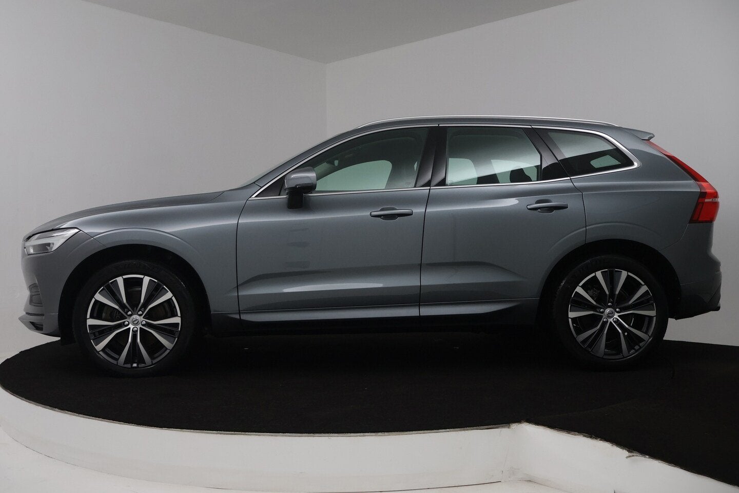 Volvo XC60 2.0 T5 AWD Momentum (TREKHAAK, STOELVERWARMING, E, Automaat, Gebruikt, Euro 6, 4 cilinders
