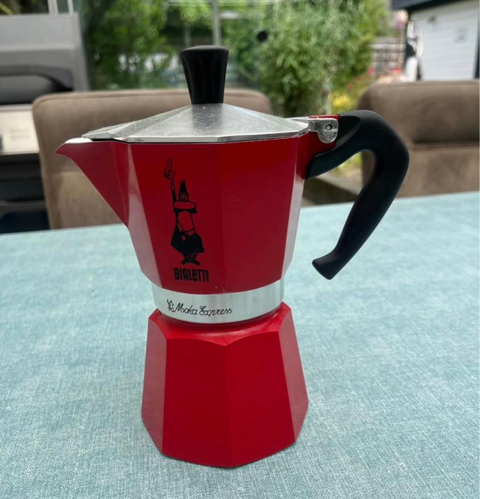 Bialetti Moka Express - Rode Italiaanse Koffiepot, Ophalen, Koffiemachine, Gemalen koffie, Zo goed als nieuw