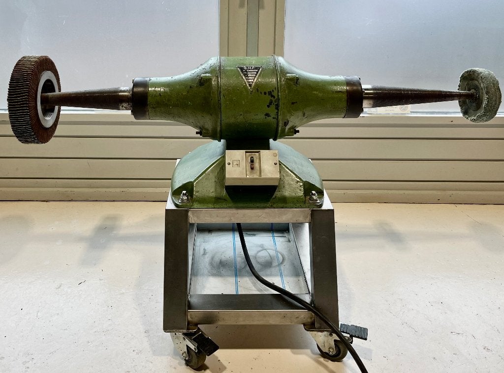 Dubbele Industriële Slijp- en Polijstmachine BMP  3 PK  400V, Ophalen, Gebruikt, 1000 watt of meer, Werkbankslijpmachine