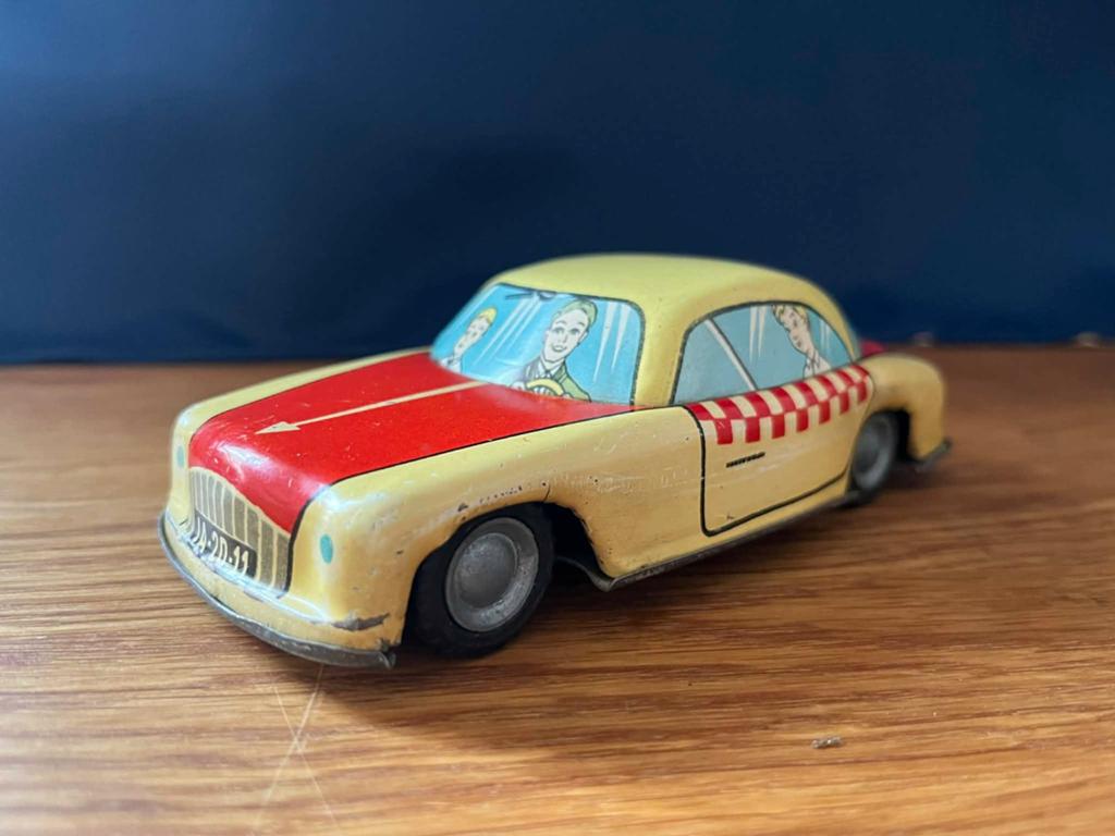 IK ZOEK oude Blikken Speelgoed, Lemez, Ites, Bakeliet auto, Ophalen of Verzenden, Bus of Vrachtwagen