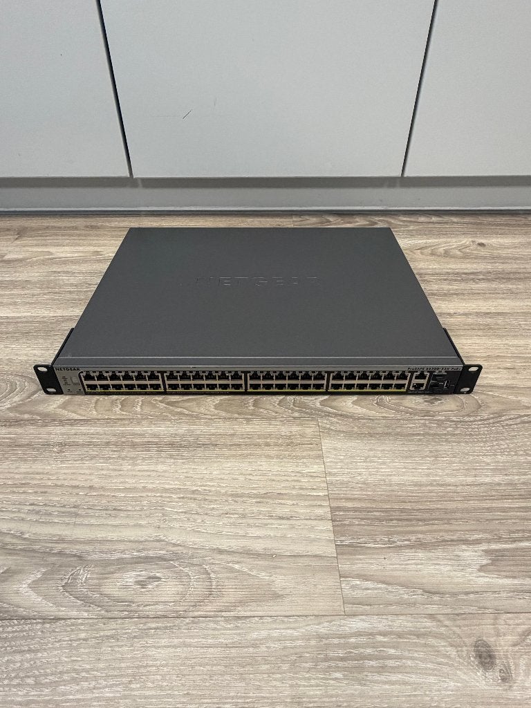 Netgear 48 POE+ Switch, Computers en Software, Netwerk switches, Ophalen of Verzenden, Gebruikt