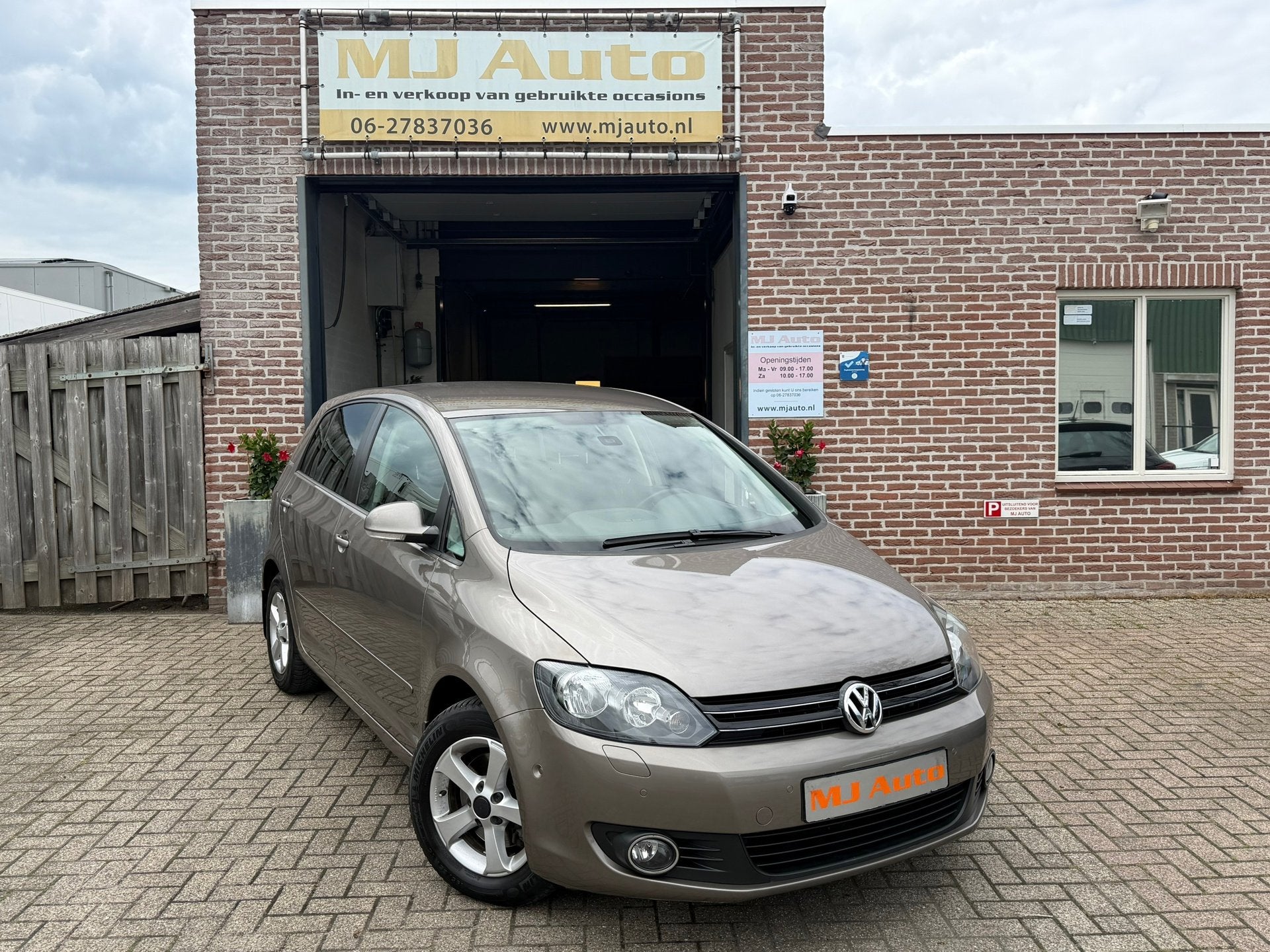 Volkswagen Golf Plus 1.4 TSI Highline airco stoelverwarming, Gebruikt, Automatische klimaatregeling, 4 cilinders, Bruin