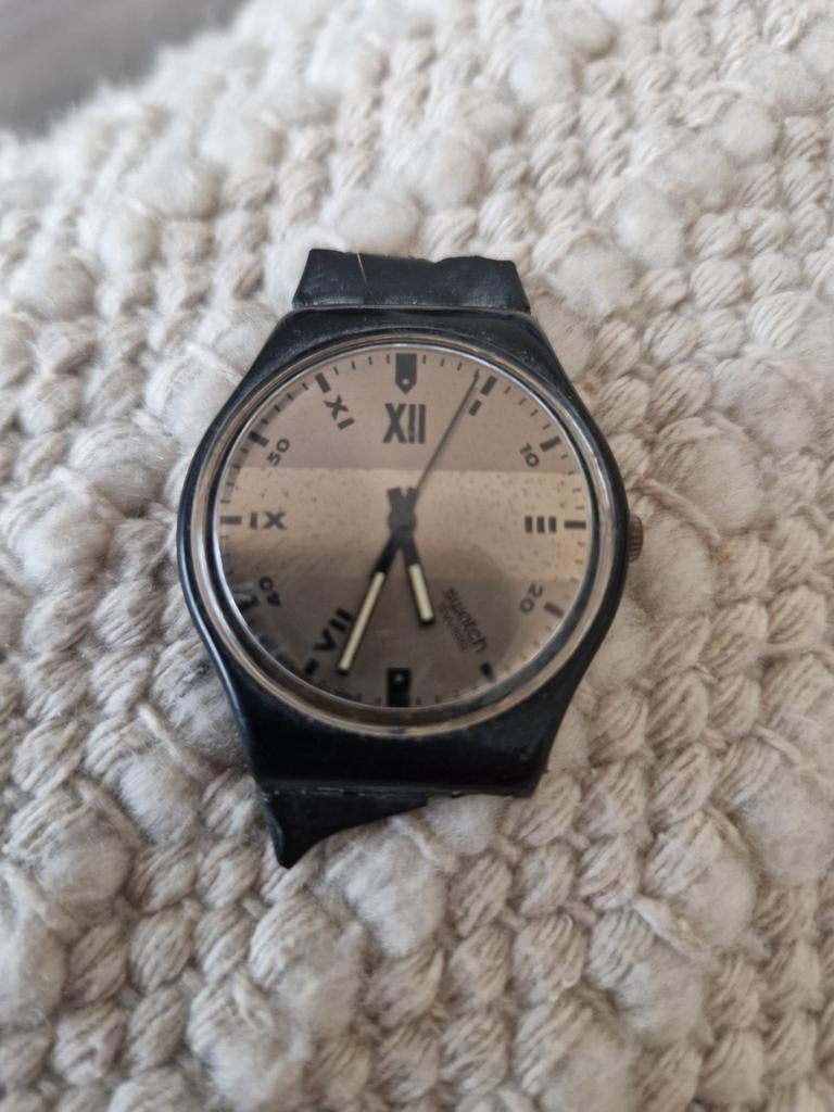 Vintage Swatch horloge - Zwart met Romeinse cijfers, Sieraden, Tassen en Uiterlijk, Horloges | Heren, Gebruikt, Polshorloge, Swatch