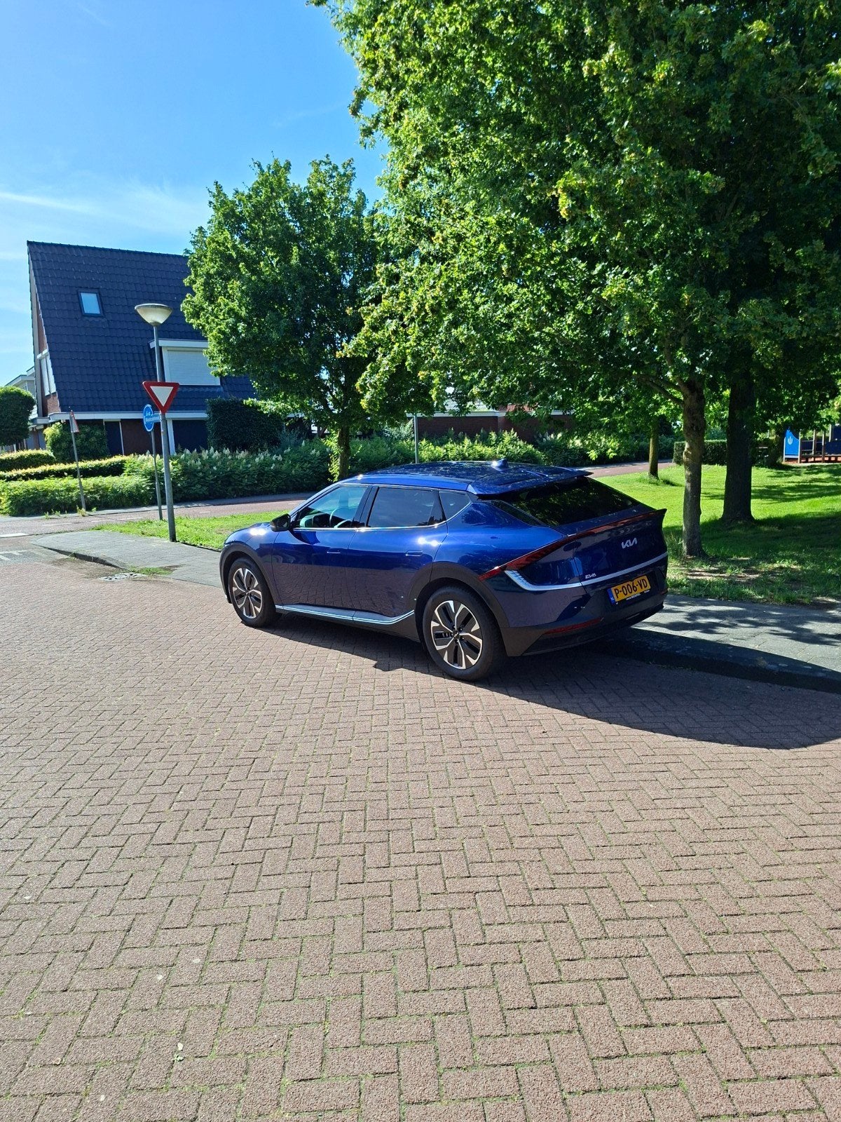 Kia EV6 AANBIEDING 58kWh 169pk RWD 2022 Blauw, Auto's, Automaat, Achterwielaandrijving, Blauw, Leder en Stof