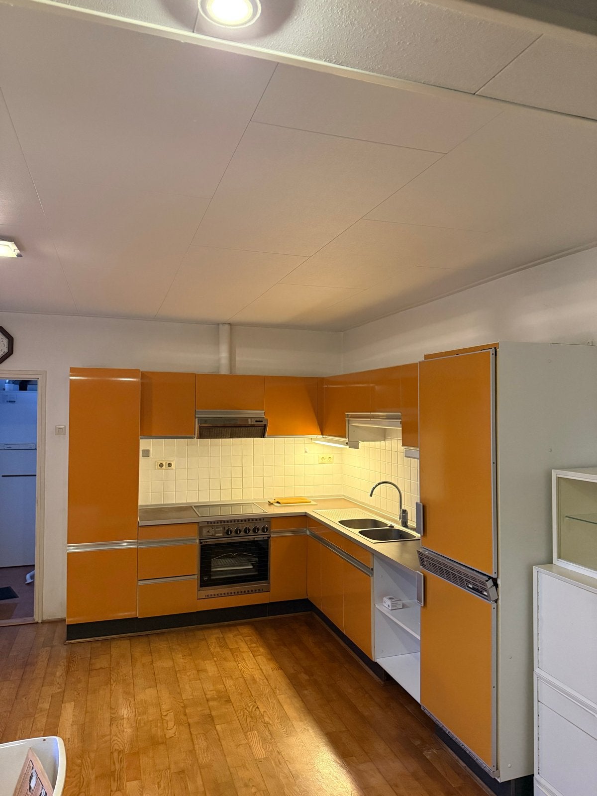 Retro Hoekkeuken met inbouwapparatuur - Oranje, Huis en Inrichting, Ophalen, Gebruikt, Overige kleuren, Hoekkeuken