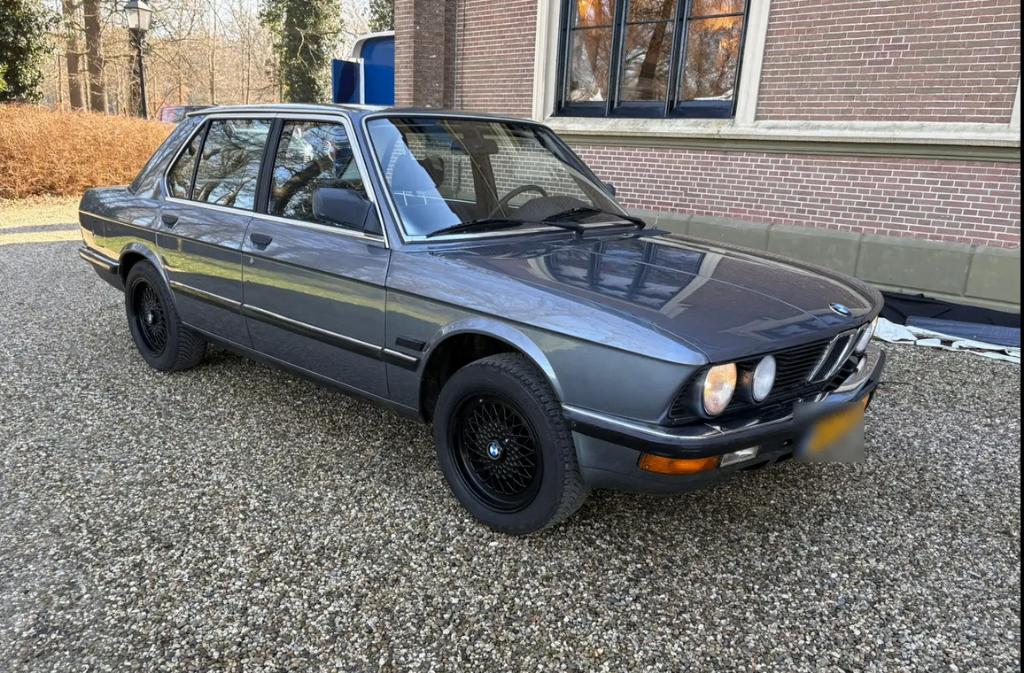 BMW E28 1.8 518 1982, 4 cilinders, Blauw, 1754 cc, 1200 kg